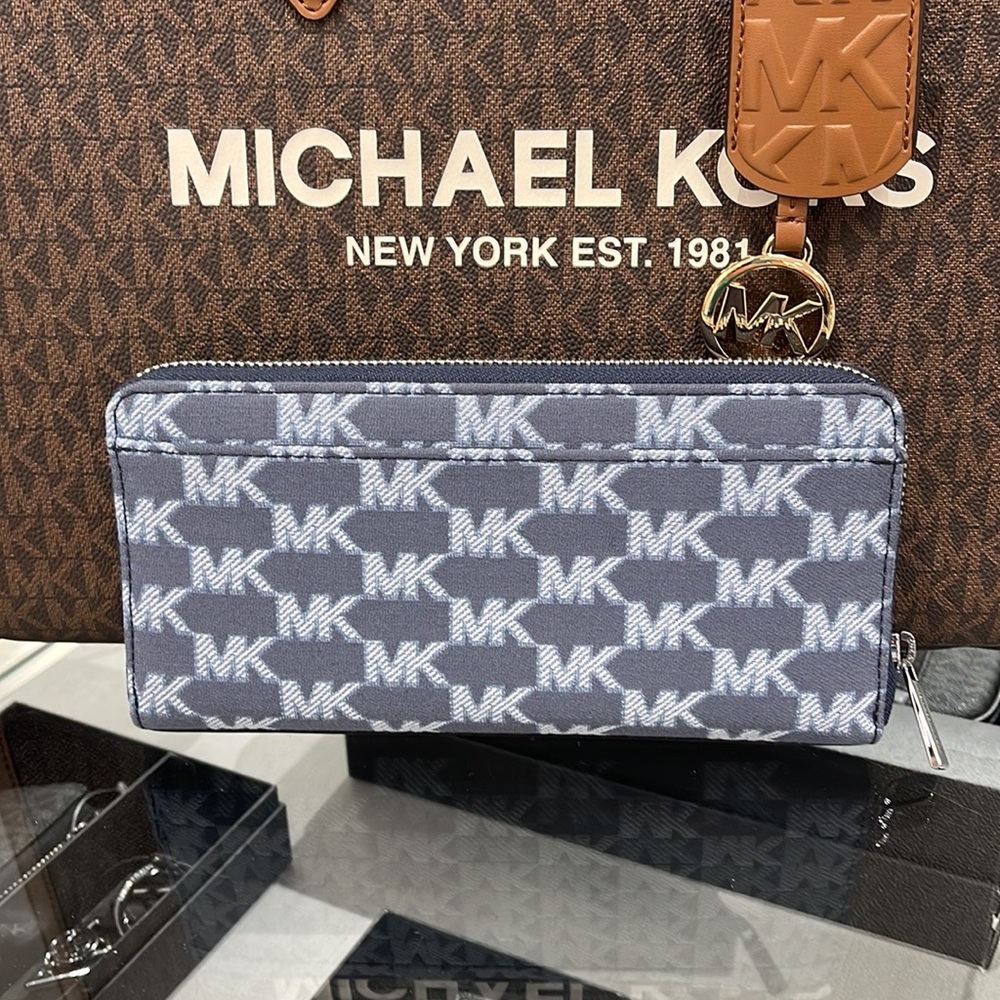 Michael Kors Men’s Women’s Cooper Tech Zip Around Continental Wallet
Navy 
NWT